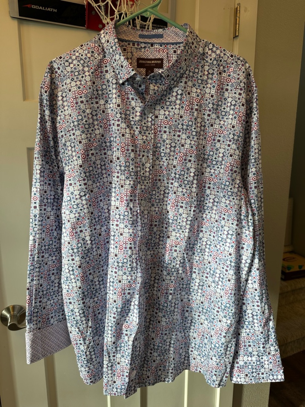 Johnston & Murphy Men's White and Blue Geometric Print Button-Down Shirt